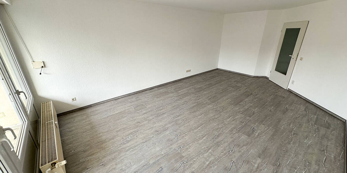 Etagenwohnung Glauchau - 2 Zimmer, 79 m&sup2;, 395&euro; | Angebot:25688144
