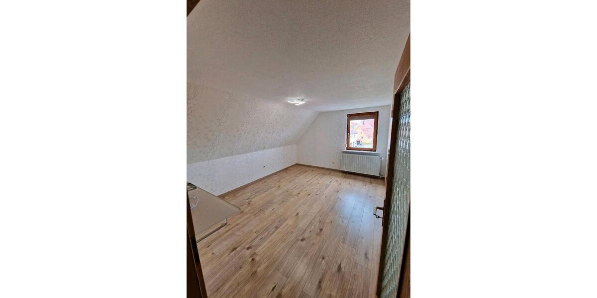 Dachgeschoßwohnung Stetten am kalten Markt - 3 Zimmer, 80 m&sup2;, 720&euro; | Angebot:26522061