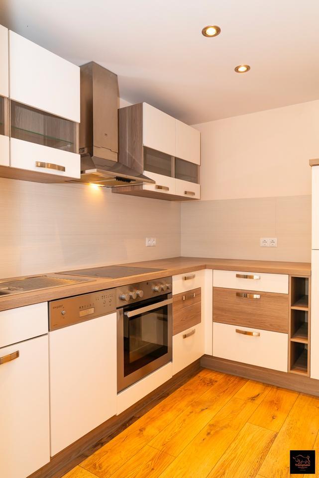 Wohnung zu vermieten – Modern und mitten in der Altstadt, mit Balkon und Parkplatz
