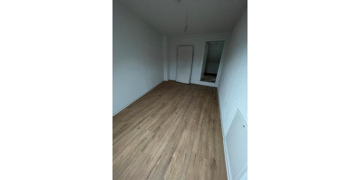 Wohnen auf Zeit Karlsruhe Daxlanden - 3 Zimmer, 12 m&sup2;, 400&euro; | Angebot:26143978