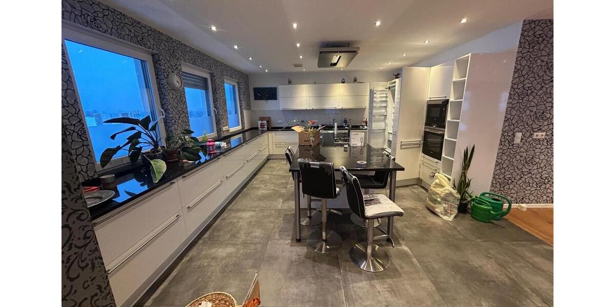 Einfamilienhaus Oberursel (Taunus) - 7 Zimmer, 375 m&sup2;, 3.950&euro; | Angebot:25098040