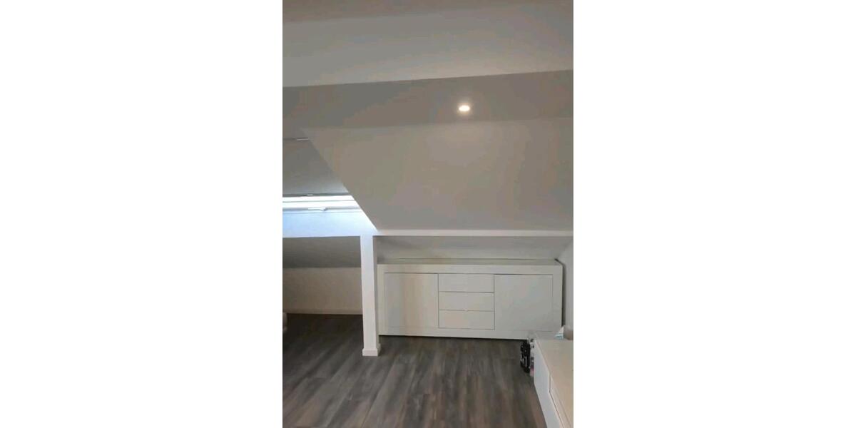 Dachgeschoßwohnung Erftstadt - 2 Zimmer, 80 m&sup2;, 1.180&euro; | Angebot:26684543