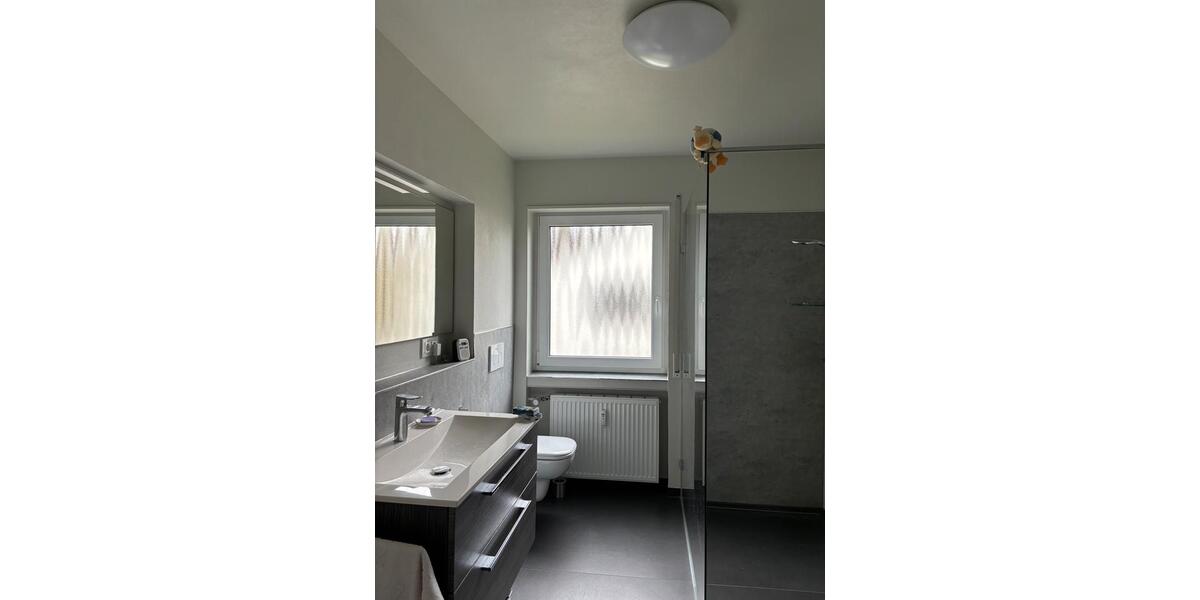 Hochparterre Villingen-Schwenningen Schwenningen - 4 Zimmer, 144 m&sup2;, 1.350&euro; | Angebot:25919088