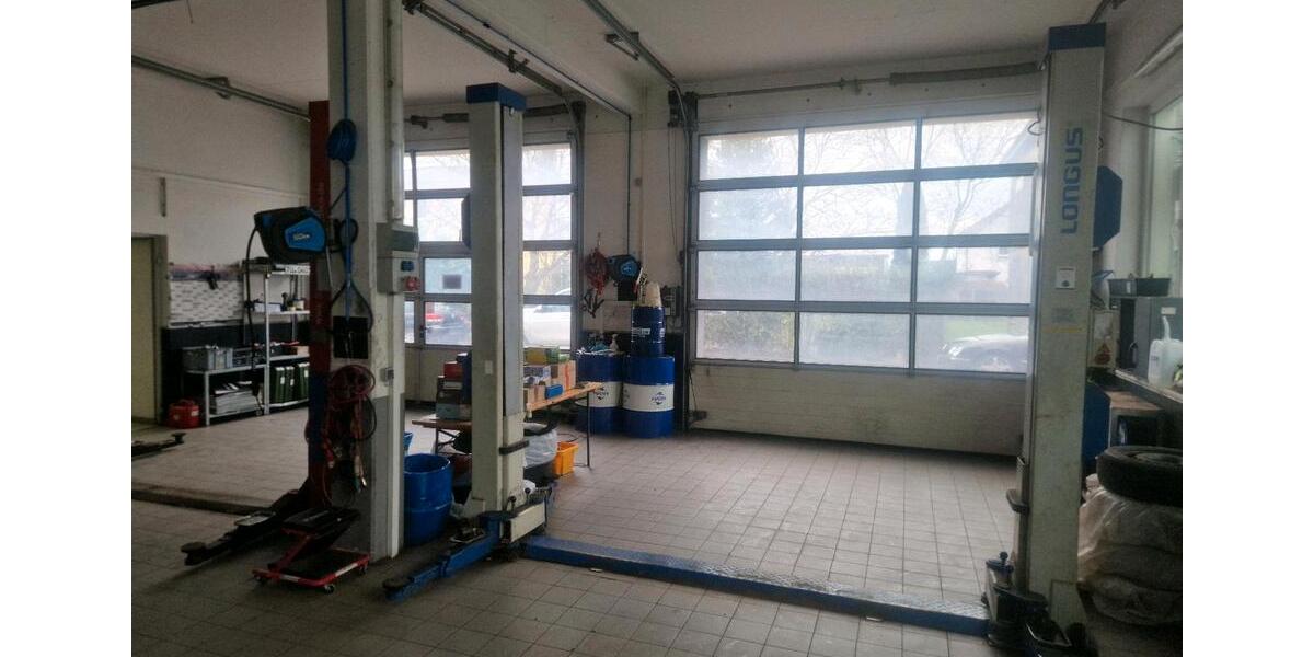 Werkstatt mit 2 Hebebühnen zimmer