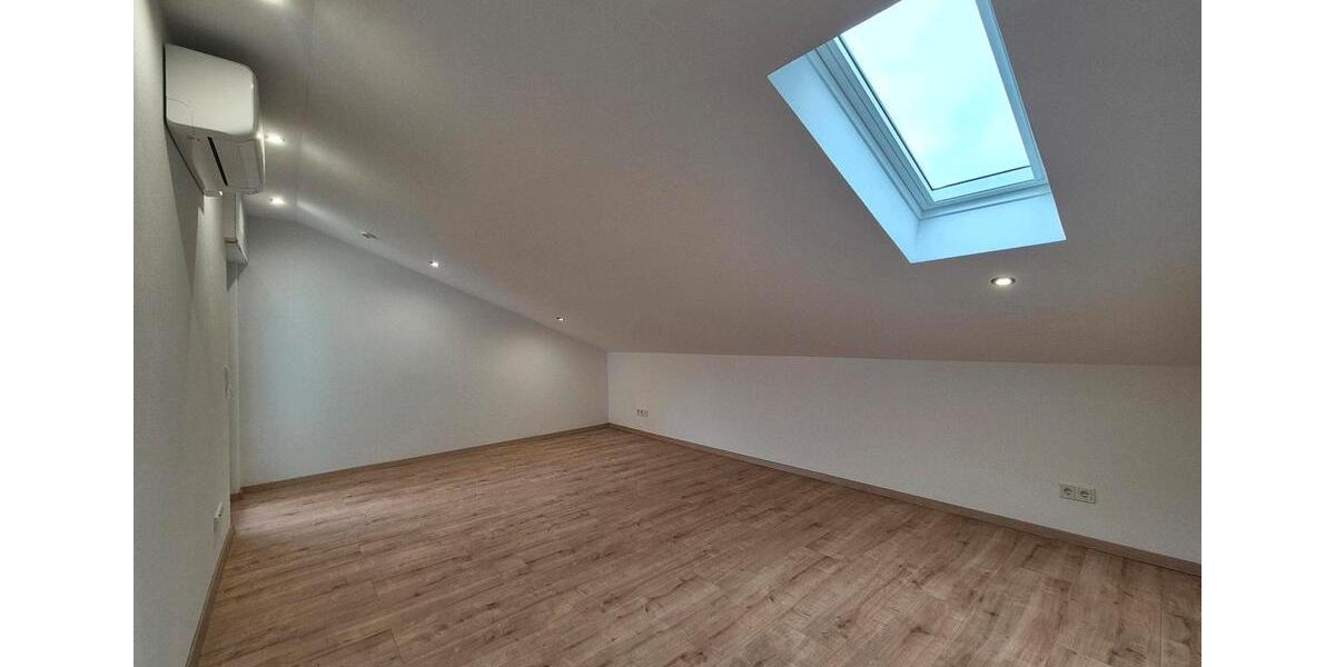 Dachgeschoßwohnung Sankt Ingbert - 1 Zimmer, 86 m&sup2;, 850&euro; | Angebot:26532843