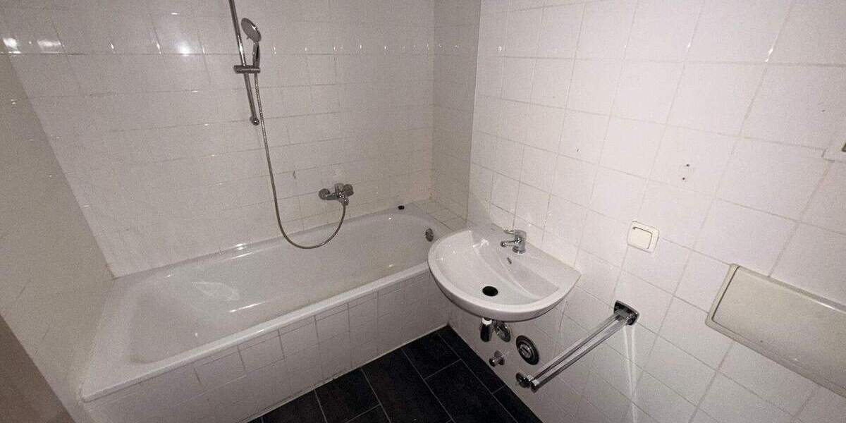 Etagenwohnung Crimmitschau - 2 Zimmer, 42 m&sup2;, 290&euro; | Angebot:23950890