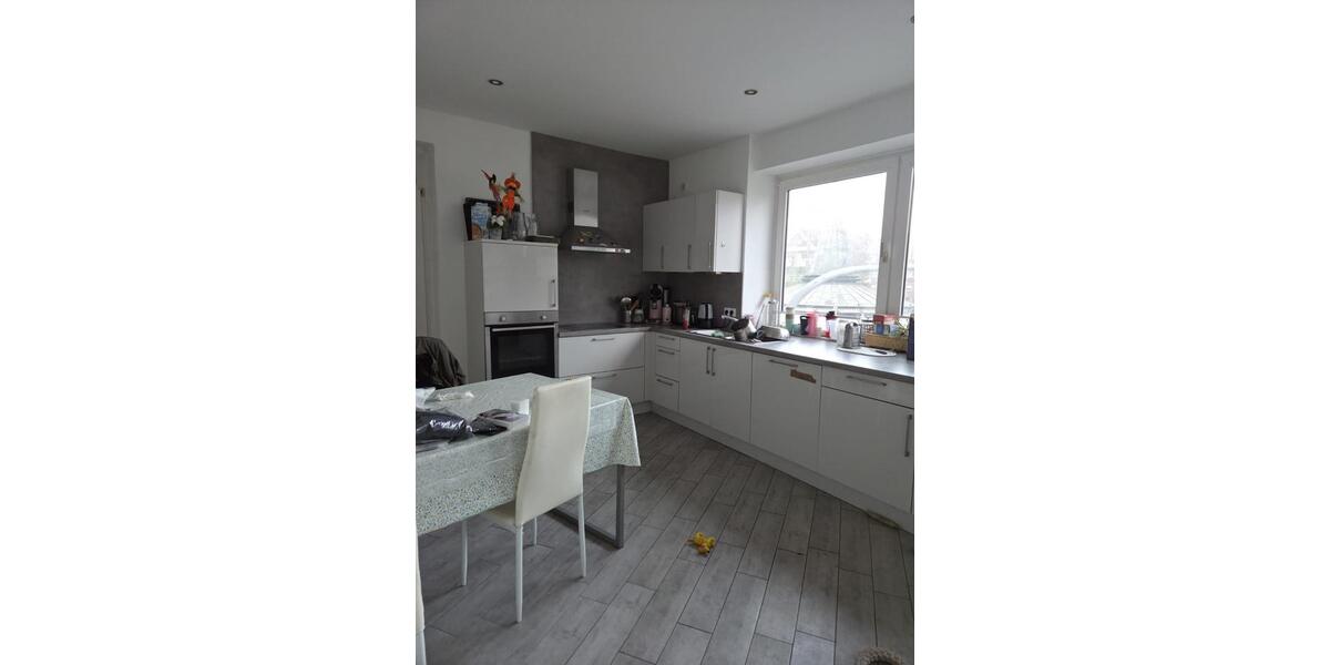 Etagenwohnung Emden Tholenswehr - 4 Zimmer, 150 m&sup2;, 950&euro; | Angebot:25444343