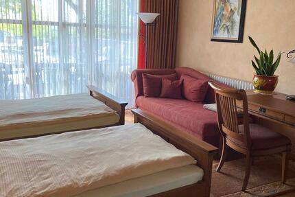 Zimmer möbliert 1 zimmer