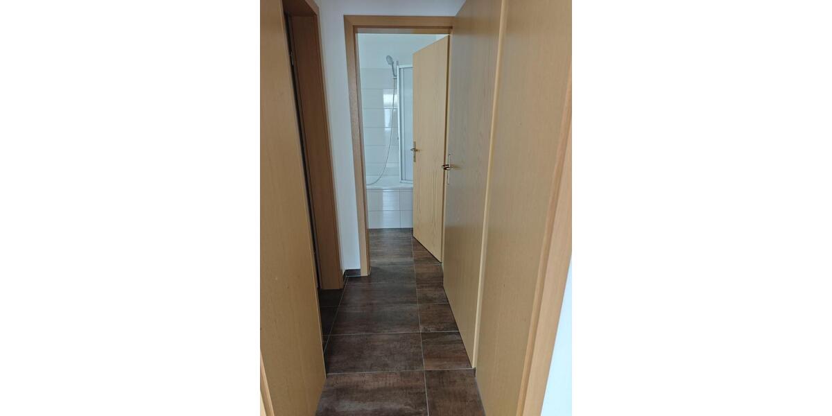 Etagenwohnung Gröningen - 3 Zimmer, 75 m&sup2;, 450&euro; | Angebot:25805156