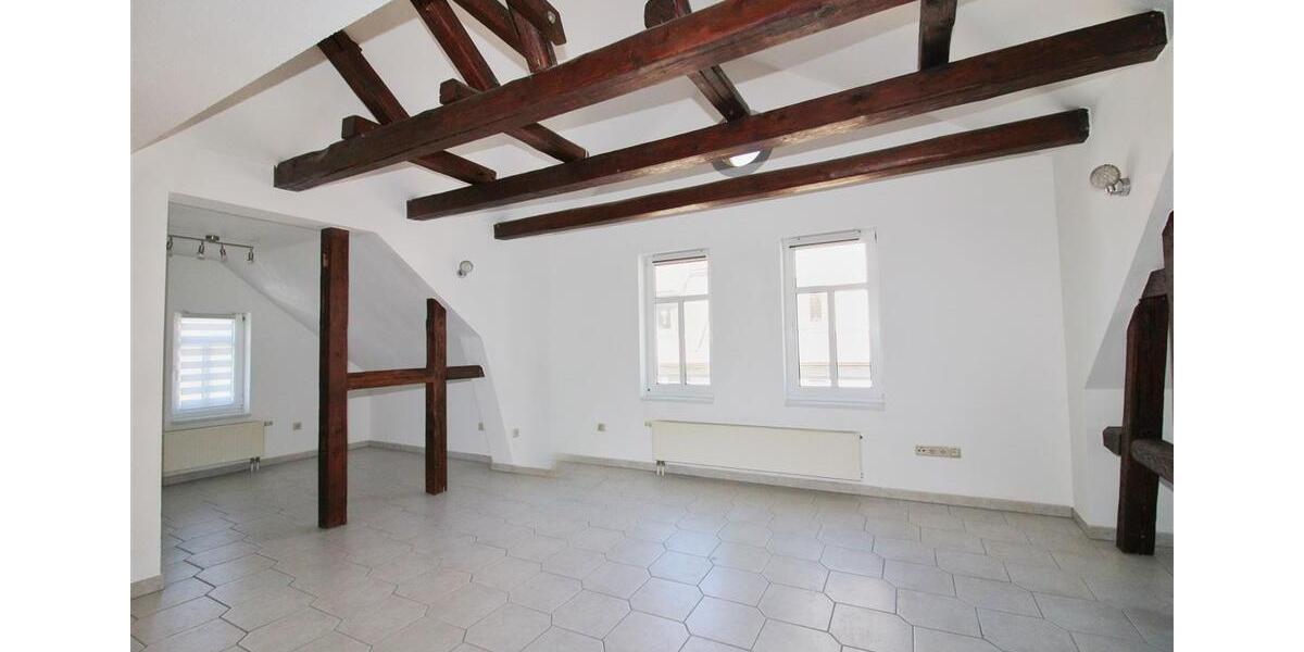 Ideal für Singles oder Paare: Attraktive Dachgeschosswohnung mit Stellplatz; auch Kauf möglich 2 zimmer