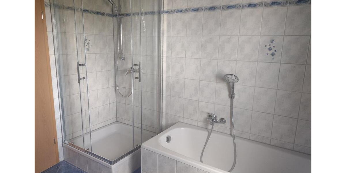 Dachgeschoßwohnung Buch - 4 Zimmer, 104 m&sup2;, 1.100&euro; | Angebot:25875086