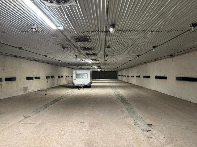 geschlossener Stellplatz Wohnwagen & Wohnmobile zur Vermietung Kleinwolschendorf
