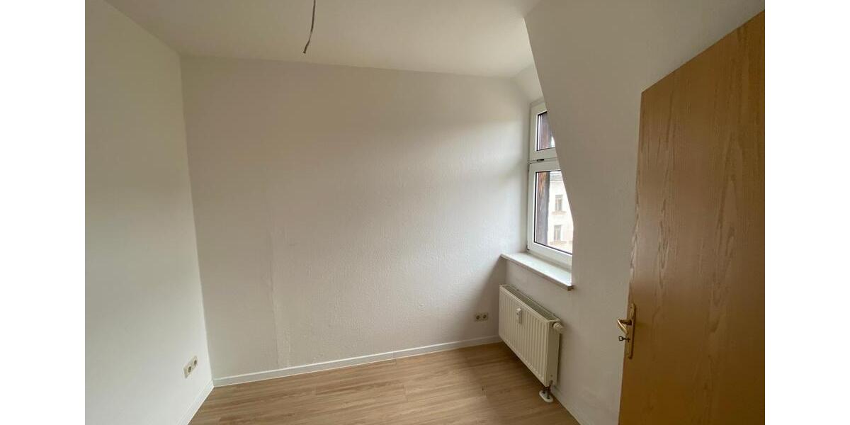 Dachgeschoßwohnung Werdau - 1.5 Zimmer, 35 m&sup2;, 193&euro; | Angebot:20345816