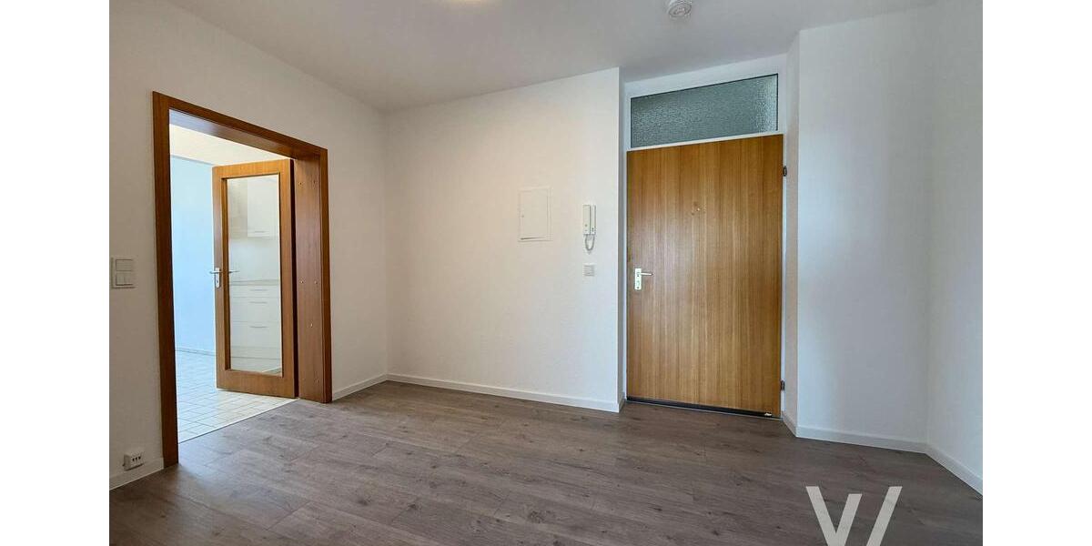 Etagenwohnung Saarbrücken - 3 Zimmer, 96 m&sup2;, 1.000&euro; | Angebot:26425775