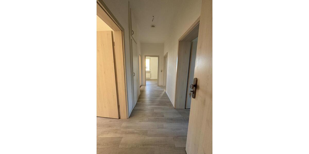 Etagenwohnung Nienburg (Saale) - 3 Zimmer, 63 m&sup2;, 450&euro; | Angebot:21269145