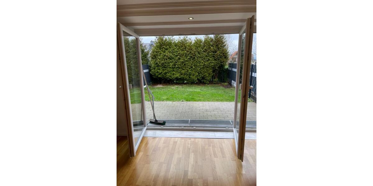 Erdgeschoßwohnung Löhne - 3 Zimmer, 130 m&sup2;, 1.000&euro; | Angebot:24466434