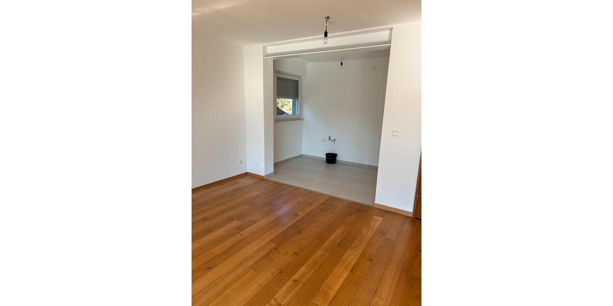 Hochparterre Solingen - 3 Zimmer, 82 m&sup2;, 880&euro; | Angebot:26534203