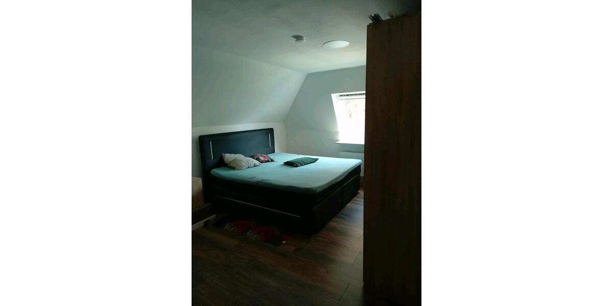 Dachgeschoßwohnung Itzehoe - 3 Zimmer, 72 m&sup2;, 1.100&euro; | Angebot:23684587