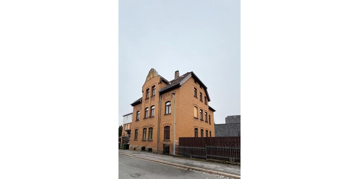 Dachgeschoßwohnung Neustadt bei Coburg - 4.5 Zimmer, 127 m&sup2;, 830&euro; | Angebot:26639958