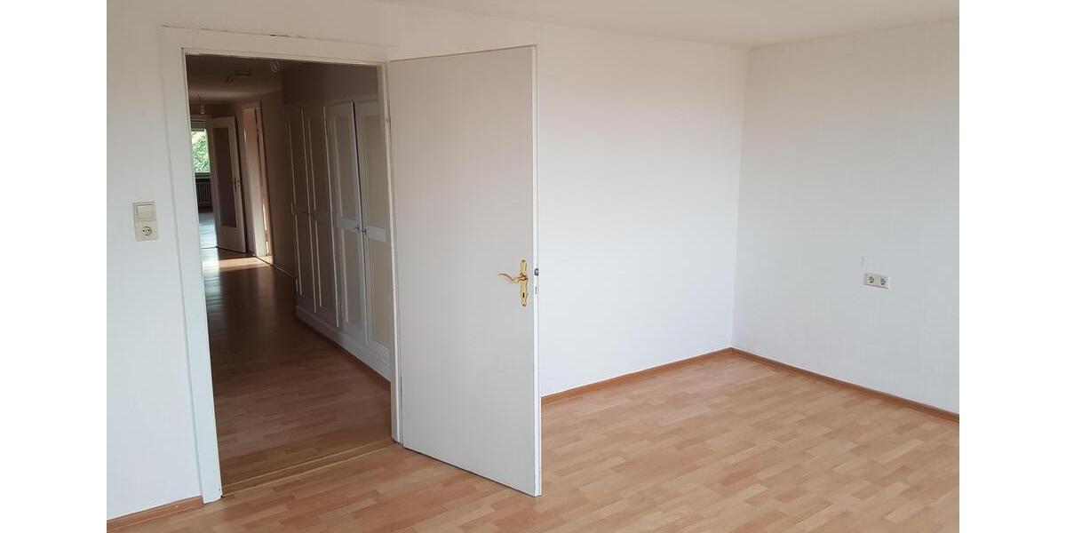 Dachgeschoßwohnung Schömberg - 4.5 Zimmer, 115 m&sup2;, 890&euro; | Angebot:26045549