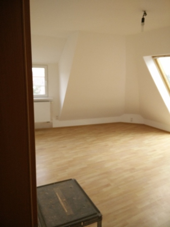 Zimmer in 4er WG Zentral Dachgeschoss WG-Zimmer 23 m² befristest / Probewohnen für 6 Monate. - Zimmer Stuttgart Gablenberg | Angebot:27077027