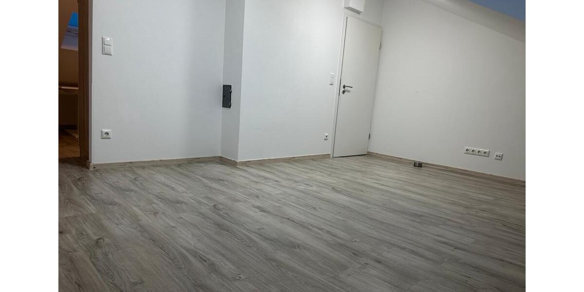 Dachgeschoßwohnung Frontenhausen - 2.5 Zimmer, 60 m&sup2;, 700&euro; | Angebot:25782838