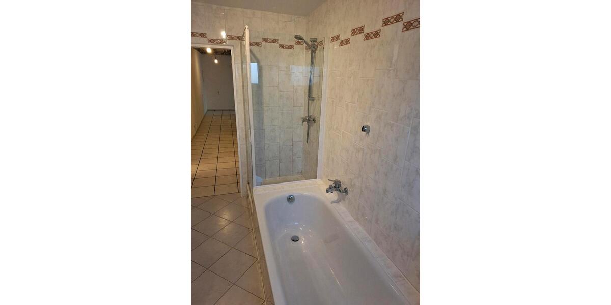 Erdgeschoßwohnung Marburg Cappel - 4 Zimmer, 110 m&sup2;, 1.300&euro; | Angebot:26698340