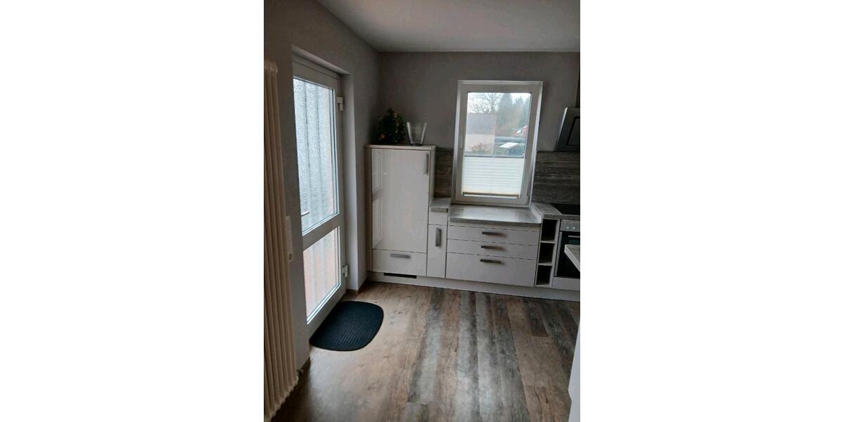 Etagenwohnung Pößneck - 3 Zimmer, 68 m&sup2;, 490&euro; | Angebot:26030081
