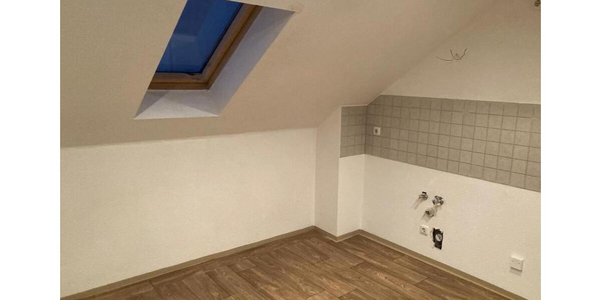 Dachgeschoßwohnung Reinsdorf - 2 Zimmer, 48 m&sup2;, 309&euro; | Angebot:26167127
