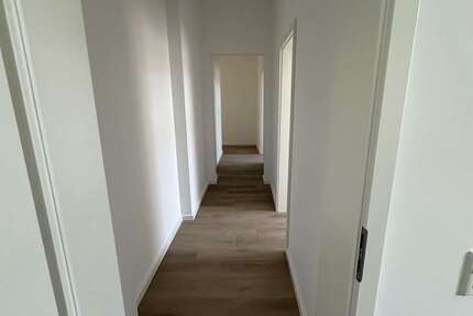 Wohnung Wuppertal Langerfeld - 5 Zimmer, 127 m&sup2;, 1.150&euro; | Angebot:25235449