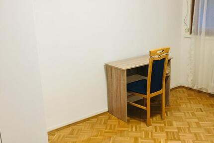 Wohnung Villingen-Schwenningen Schwenningen - 4 Zimmer, 70 m&sup2;, 335&euro; | Angebot:25990802