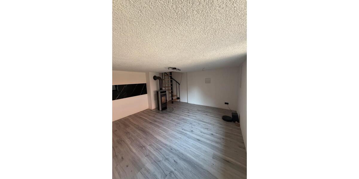 Etagenwohnung Kindelbrück - 4 Zimmer, 100 m&sup2;, 850&euro; | Angebot:26669566