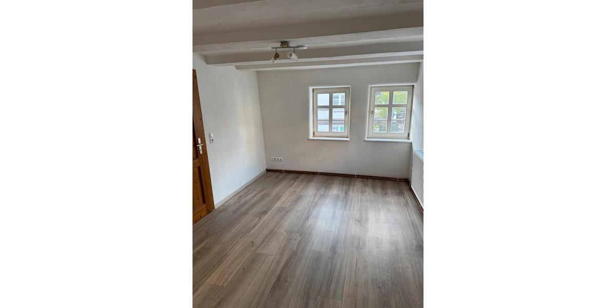 Einfamilienhaus Korbach - 7 Zimmer, 149 m&sup2;, 1.250&euro; | Angebot:26289947