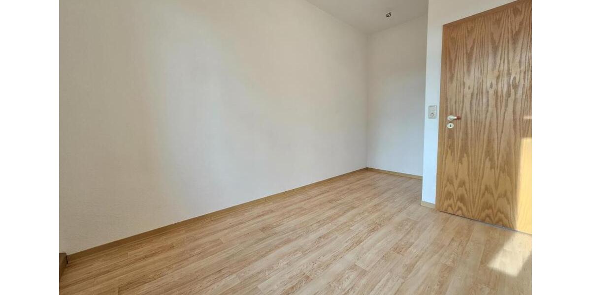 Etagenwohnung Werdau - 3 Zimmer, 60 m&sup2;, 332&euro; | Angebot:26662738