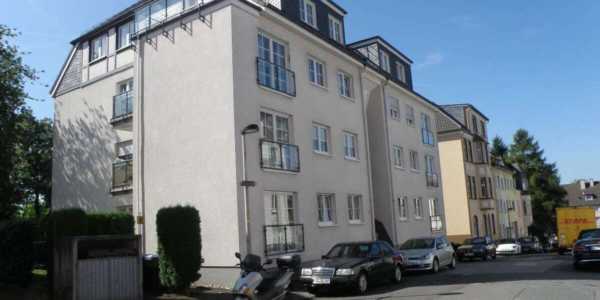 Etagenwohnung Solingen Central - 3 Zimmer, 90 m&sup2;, 820&euro; | Angebot:25887382