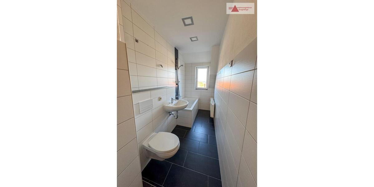 Dachgeschoßwohnung Aue-Bad Schlema Bad Schlema - 5 Zimmer, 130 m&sup2;, 800&euro; | Angebot:24847399