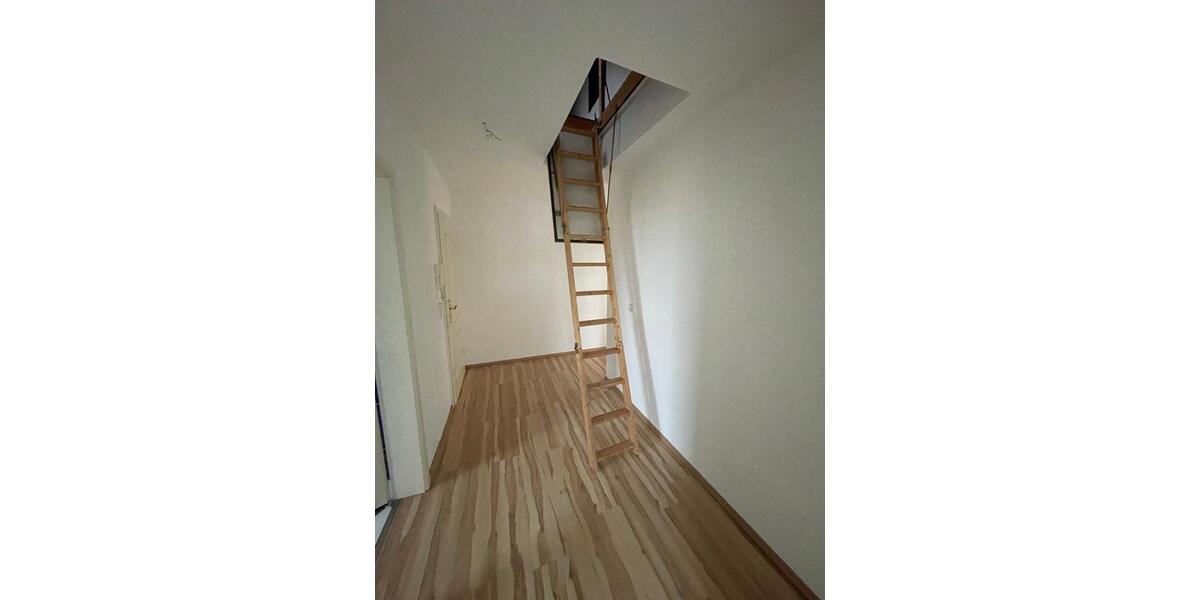 Dachgeschoßwohnung Limbach-Oberfrohna Oberfrohna - 2 Zimmer, 66 m&sup2;, 470&euro; | Angebot:24691492