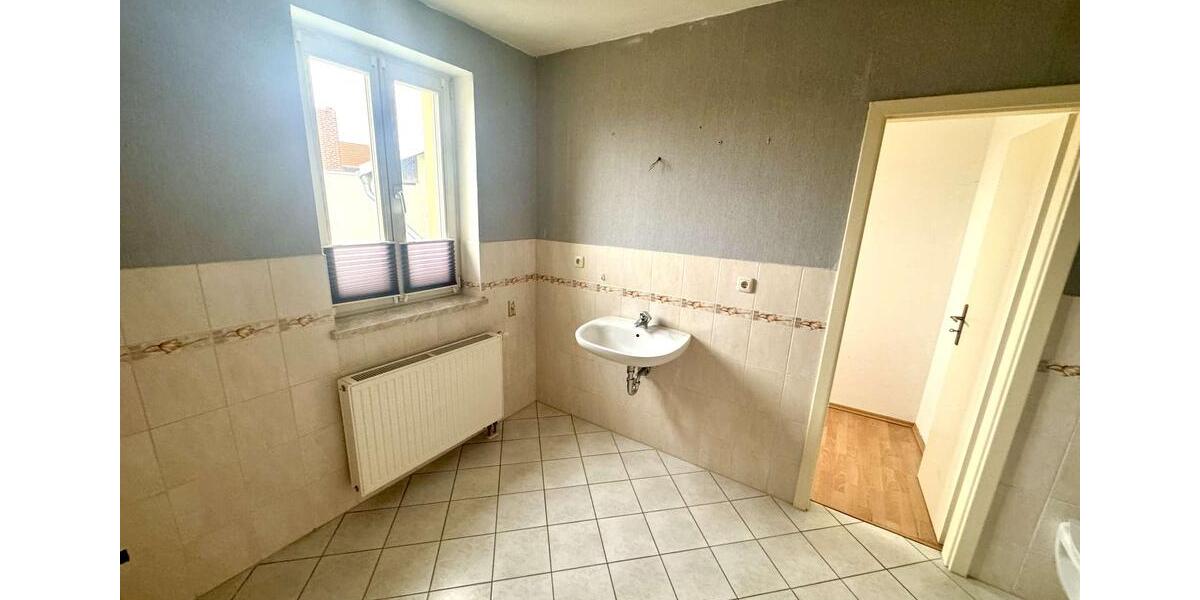 Etagenwohnung Ballenstedt - 2 Zimmer, 82 m&sup2;, 530&euro; | Angebot:24954280