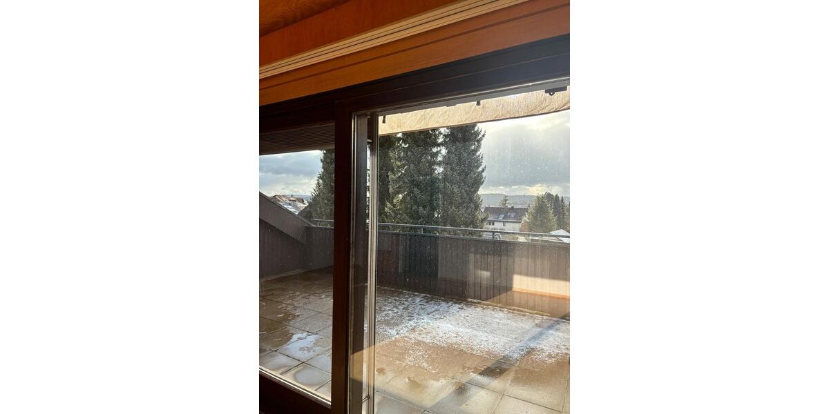 Dachgeschoßwohnung Villingen-Schwenningen Schwenningen - 3 Zimmer, 102 m&sup2;, 1.200&euro; | Angebot:25233030