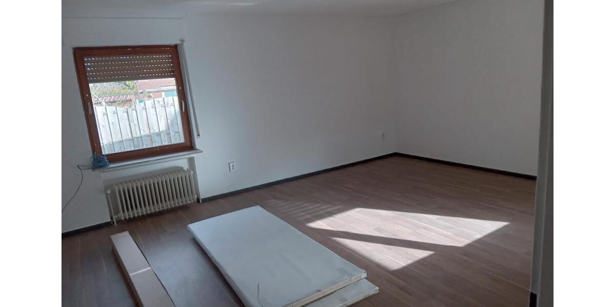 Mehrfamilienhaus, Wohnhaus Leer (Ostfriesland) - 5 Zimmer, 110 m&sup2;, 1.100&euro; | Angebot:26035555