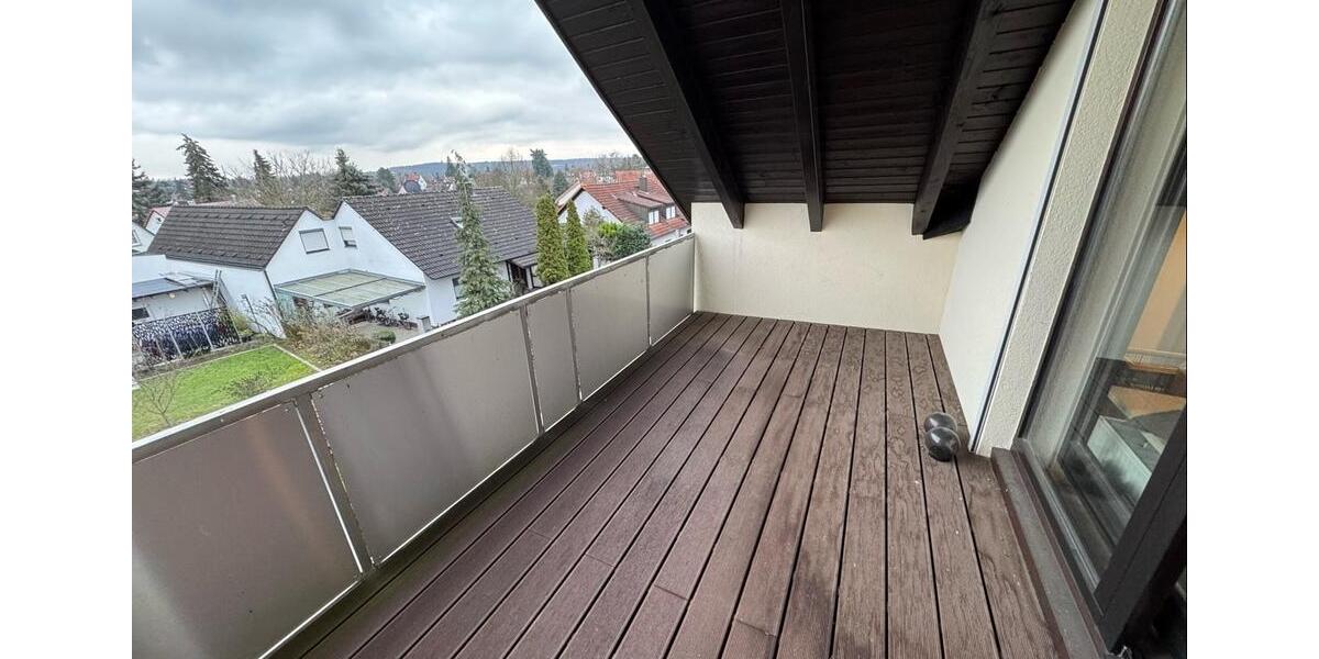 Dachgeschoßwohnung Fürth Eigenes Heim - 4 Zimmer, 126 m&sup2;, 1.350&euro; | Angebot:23780723
