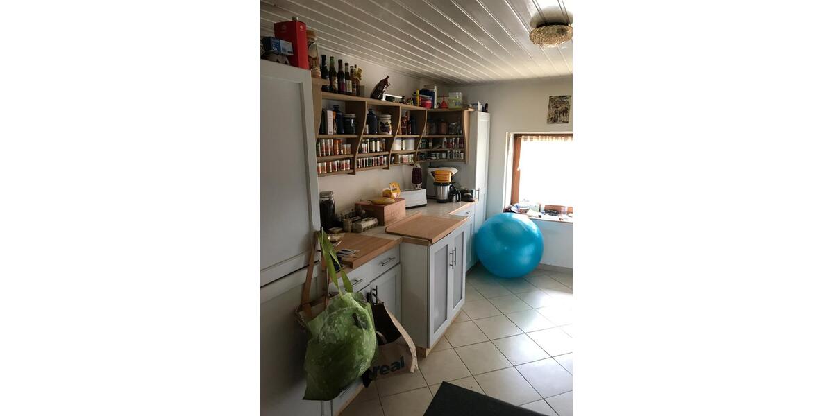 Etagenwohnung Vilshofen an der Donau - 5 Zimmer, 110 m&sup2;, 700&euro; | Angebot:25293618