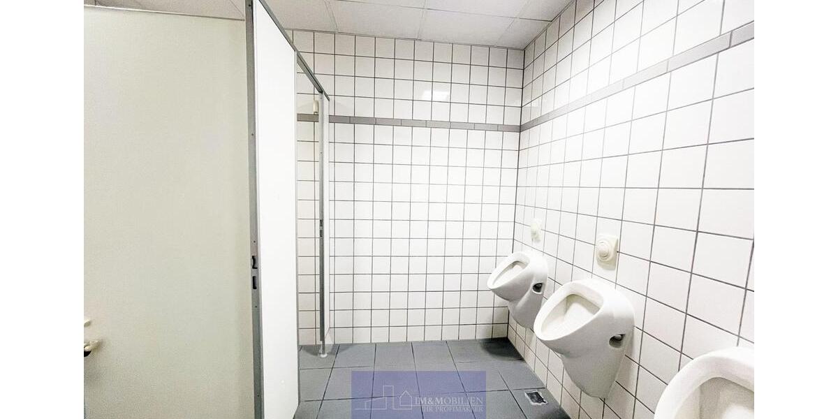 ERLANGEN WETTERKREUZ - BÜROS - TEEKÜCHE - PARKPLÄTZE - BAB 373ÖPNVAIRPORT zimmer