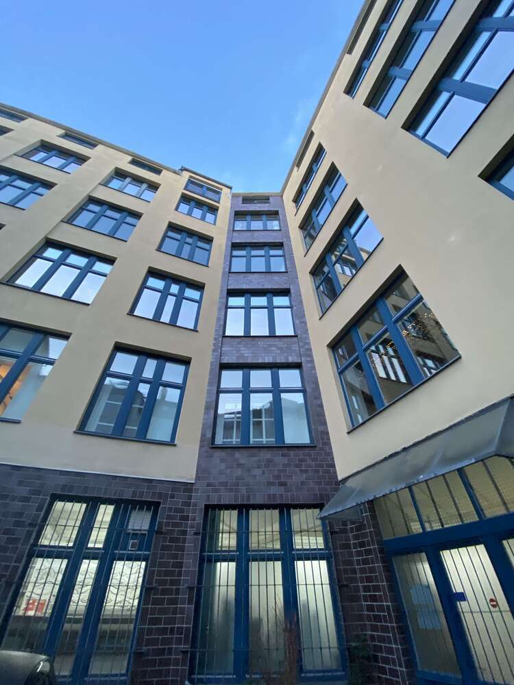 Büro in Berlin 7.345,50 € 489.7 m²