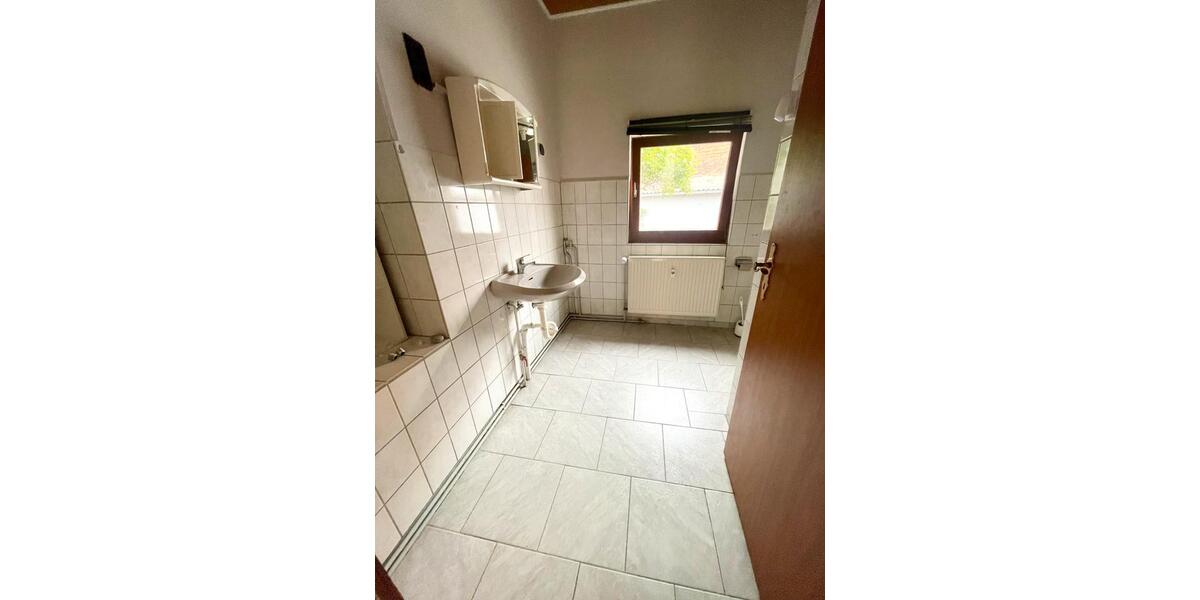 Erdgeschoßwohnung Bernburg (Saale) - 1.5 Zimmer, 39 m&sup2;, 220&euro; | Angebot:26497658