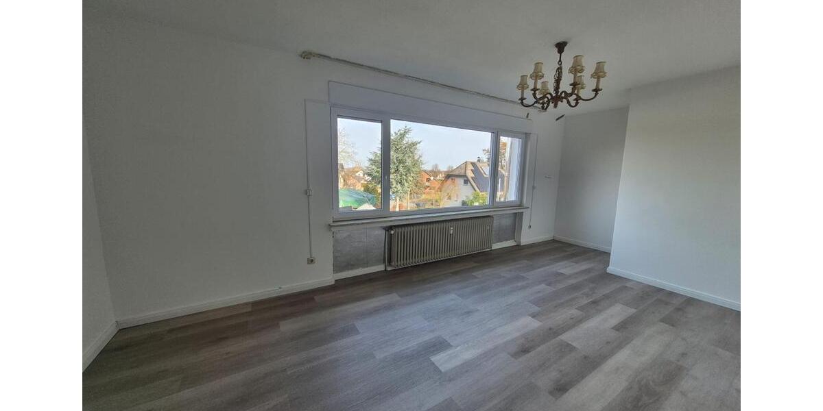 Dachgeschoßwohnung Lübbecke - 5 Zimmer, 190 m&sup2;, 950&euro; | Angebot:25265401