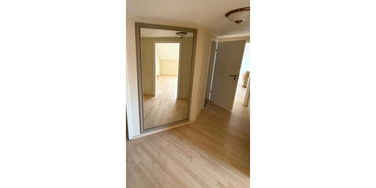 Dachgeschoßwohnung Koblenz - 4 Zimmer, 105 m&sup2;, 1.300&euro; | Angebot:25918961