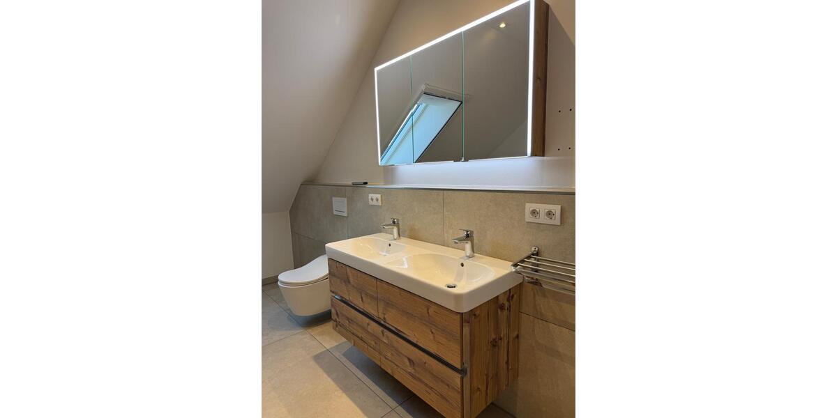 Dachgeschoßwohnung Straubing - 2 Zimmer, 92 m&sup2;, 1.100&euro; | Angebot:24748856