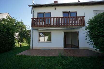 Haus zum Mieten in Friedberg 1.995 € 180 m² 6 zimmer