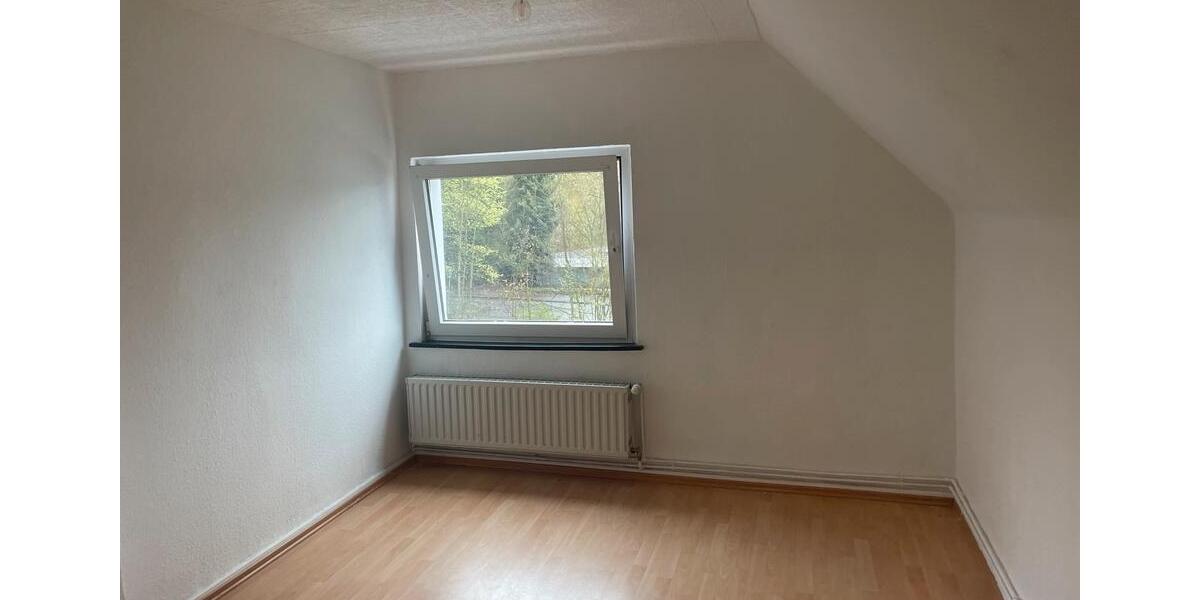 Dachgeschoßwohnung Iserlohn - 3 Zimmer, 80 m&sup2;, 500&euro; | Angebot:26366507